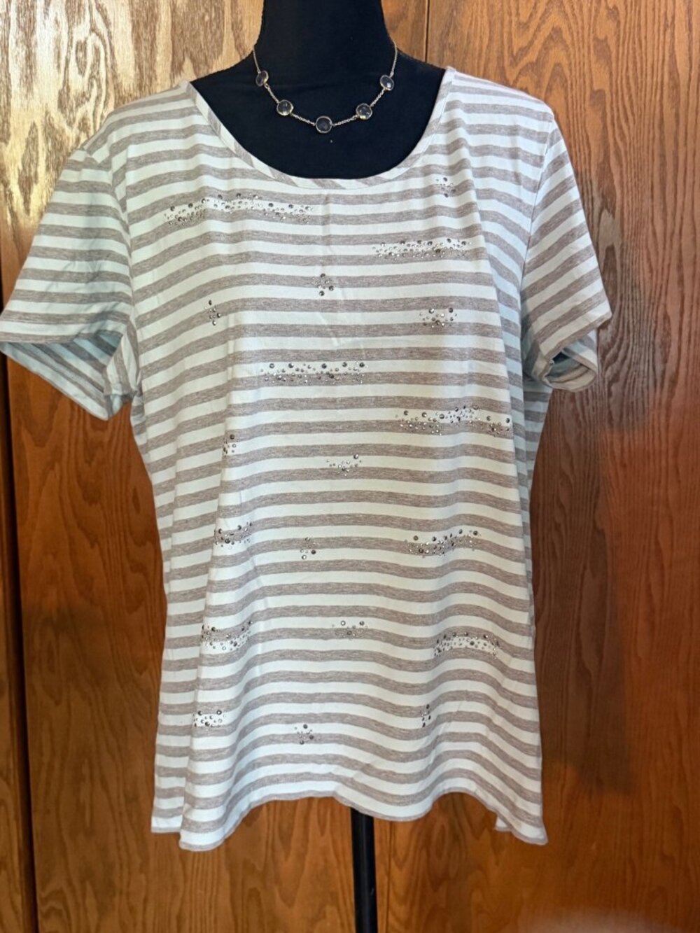 Zenergy By Chicos Top Size 3 Striped Light Blue Gray Short-Sleeve Sparkle Accent